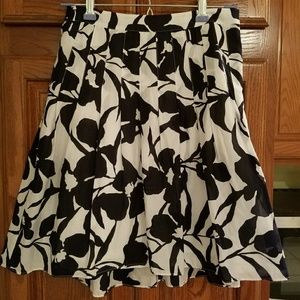 Anne Klein navy and white floral skirt